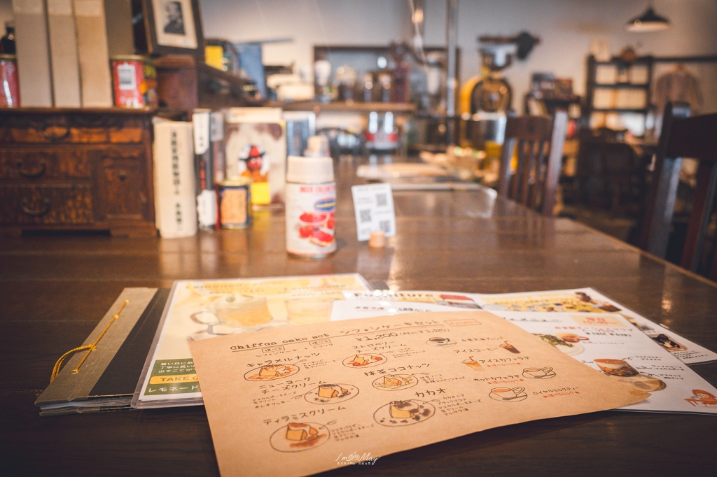 秋田車站咖啡店推薦｜赤居文庫 Cafe：書香咖啡、甜點與適合一人旅的安靜空間 @偽日本人May．食遊玩樂