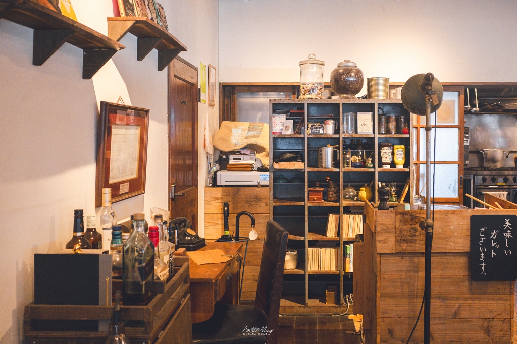 秋田車站咖啡店推薦｜赤居文庫 Cafe：書香咖啡、甜點與適合一人旅的安靜空間 @偽日本人May．食遊玩樂