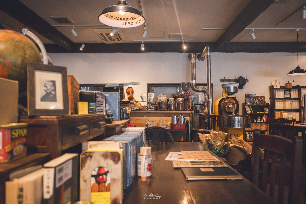 秋田車站咖啡店推薦｜赤居文庫 Cafe：書香咖啡、甜點與適合一人旅的安靜空間 @偽日本人May．食遊玩樂