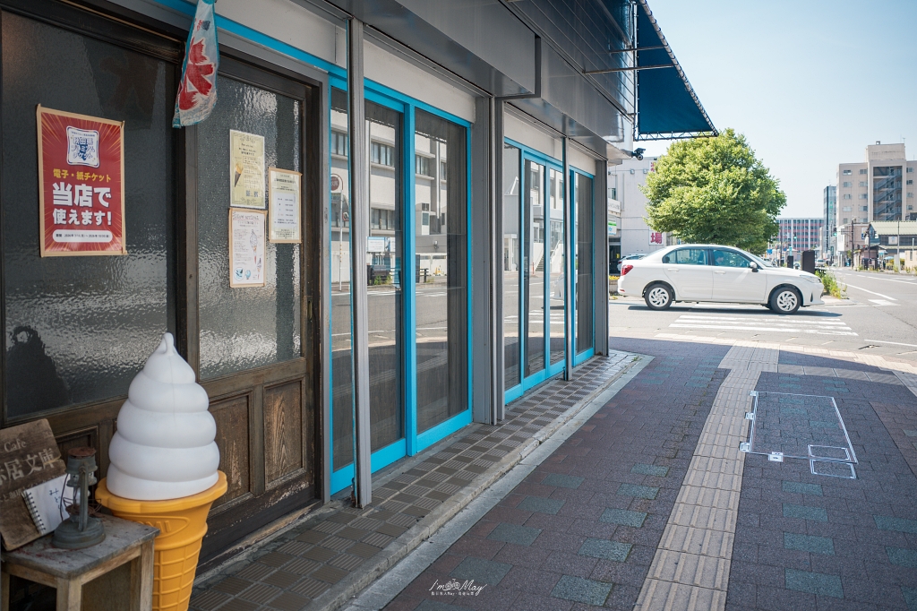 秋田車站咖啡店推薦｜赤居文庫 Cafe：書香咖啡、甜點與適合一人旅的安靜空間 @偽日本人May．食遊玩樂