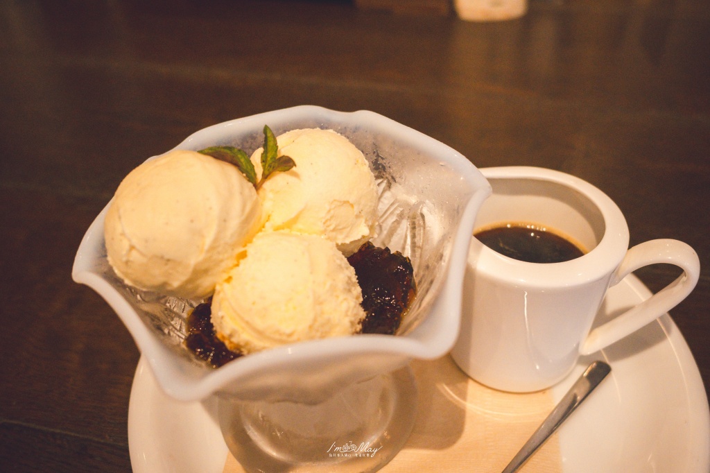 秋田車站咖啡店推薦｜赤居文庫 Cafe：書香咖啡、甜點與適合一人旅的安靜空間 @偽日本人May．食遊玩樂