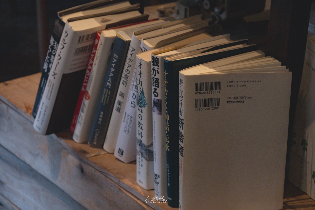 秋田車站咖啡店推薦｜赤居文庫 Cafe：書香咖啡、甜點與適合一人旅的安靜空間 @偽日本人May．食遊玩樂