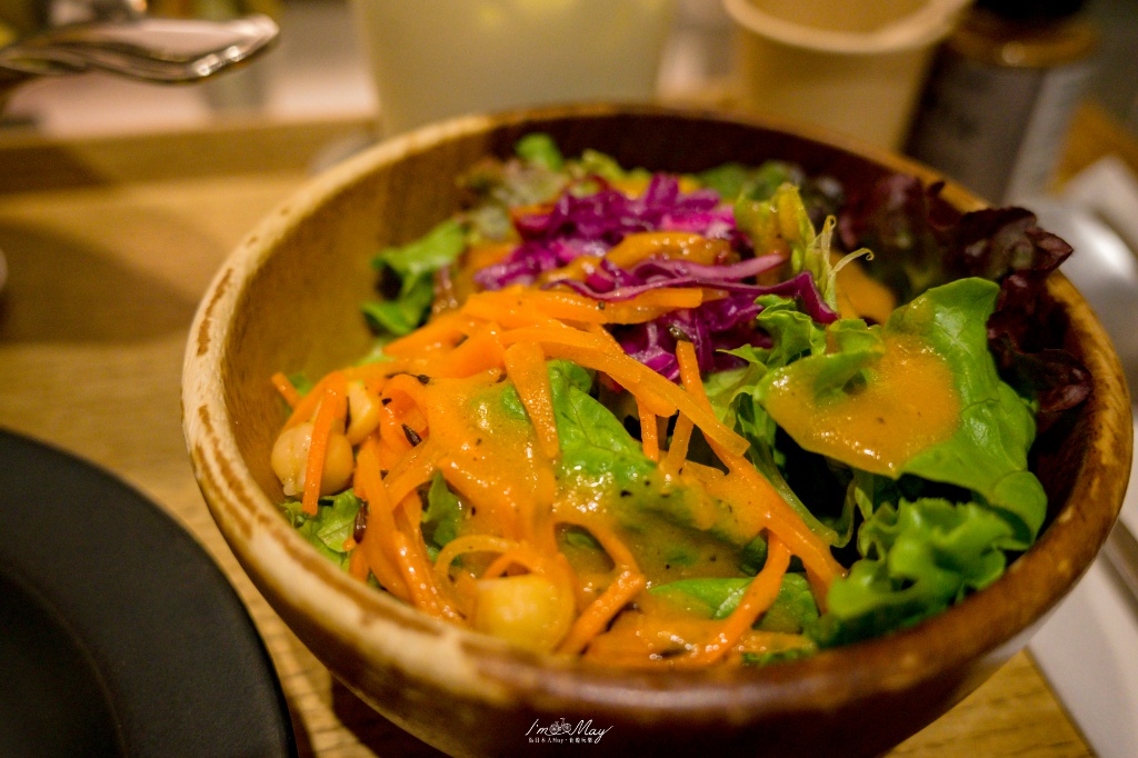 仙台車站美食推薦｜不想吃牛舌的一人晚餐，意外走進NISHIKIYA KITCHEN，被一整面宮城咖哩牆吸引 @偽日本人May．食遊玩樂