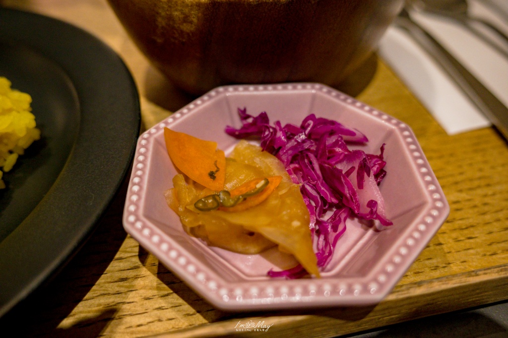 仙台車站美食推薦｜不想吃牛舌的一人晚餐，意外走進NISHIKIYA KITCHEN，被一整面宮城咖哩牆吸引 @偽日本人May．食遊玩樂