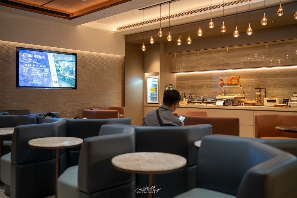 飛行記錄 | 星宇航空 STARLUX Airlines 台中－宮古島 (RMQ-SHI)，台中國際機場出境、貴賓室體驗、機艙娛樂與餐點分享 @偽日本人May．食遊玩樂