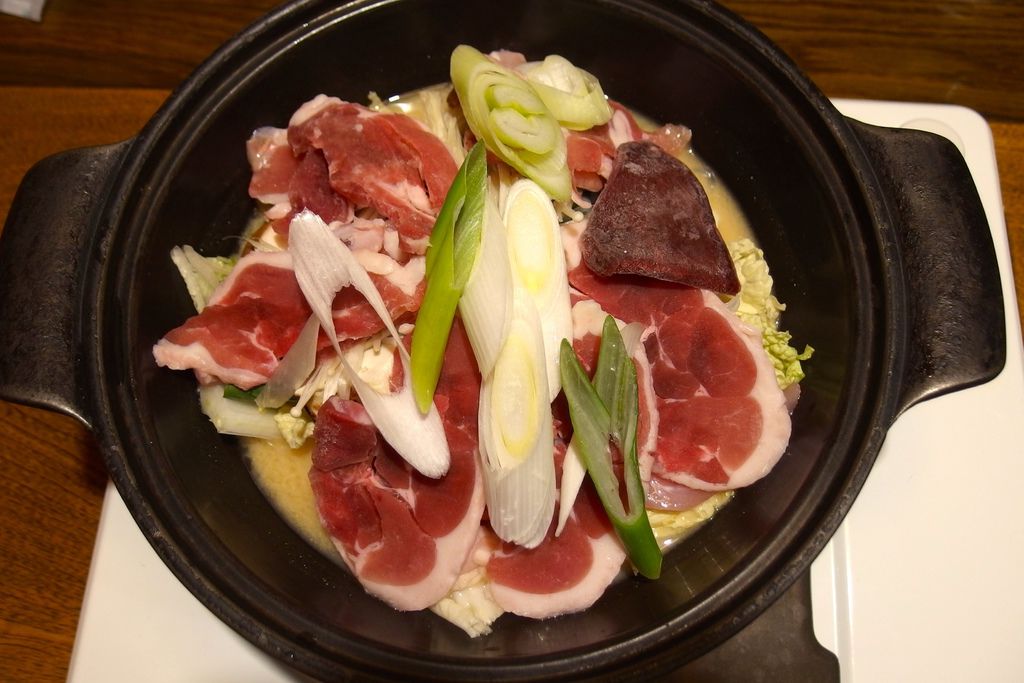 [北海道] くまげら生牛肉丼飯。滑順肥美的油脂就像在吃鮪魚中肚肉啊 (激推) @偽日本人May．食遊玩樂