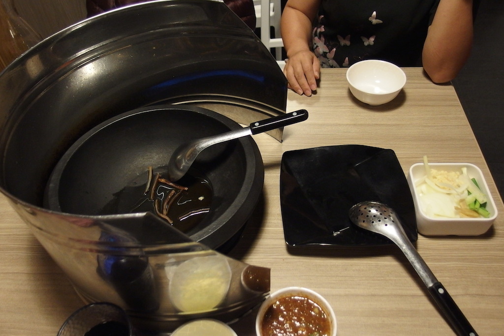 [台北] 石頭公‧石頭火鍋。無論何時都是吃火鍋的好季節啊!!! 公館商圈便宜飽食好地方 @偽日本人May．食遊玩樂