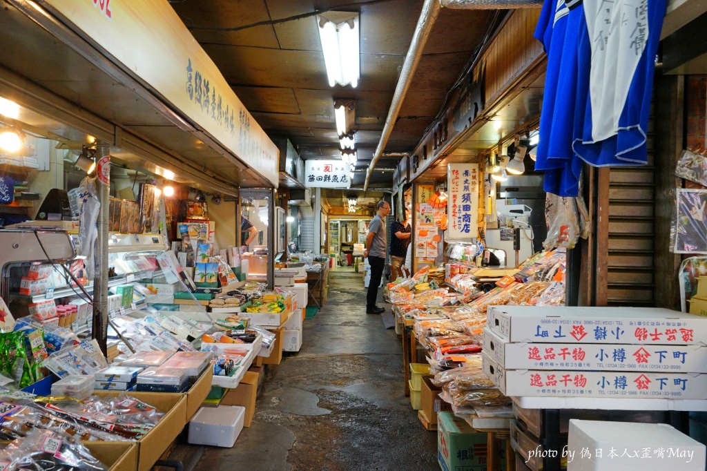 北海道、道央 | 札幌二条市場「たけ江鮨 」x 在地人熟悉的味道 (只有三個座位的小店/超人氣排隊店) @偽日本人May．食遊玩樂