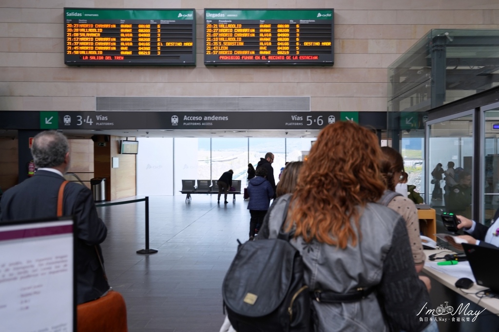 西班牙、馬德里 | 西班牙火車搭乘體驗。馬德里到塞哥維亞交通方式詳解 (歐洲火車通行券使用) @偽日本人May．食遊玩樂