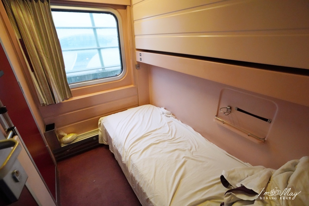 西葡自助行程 | 歐洲跨國火車 : 馬德里-里斯本 臥鋪列車Trenhotel 實際搭乘體驗。獨立包廂平躺睡床，一覺醒來就到另一個國度  (詳細交通/訂位方式) @偽日本人May．食遊玩樂