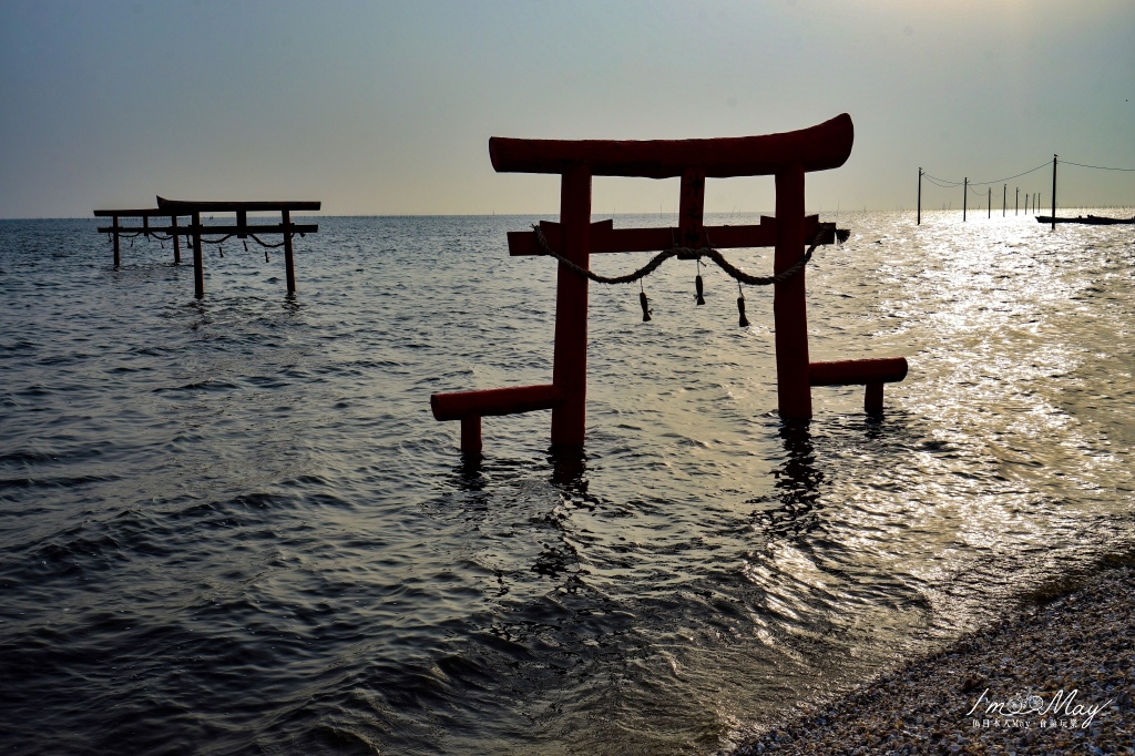 日本絕景攝影 | 飄浮在有明海的浪濤裡，神秘的夢幻海中鳥居 「大魚神社」| 佐賀景點、交通方式、潮汐時刻表、建議拍攝時間 @偽日本人May．食遊玩樂