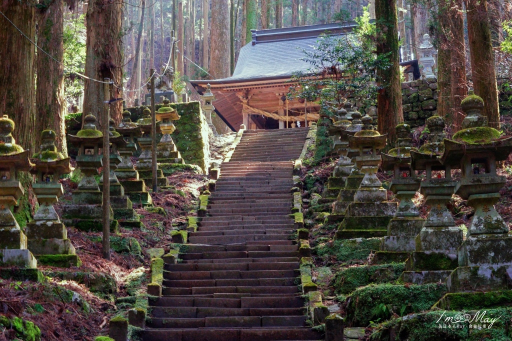 日本絕景攝影 | 踏上漫長參道，通往神秘異世界的入口「熊本 上色見熊野座神社」| 九州著名能量景點、建議交通方式 @偽日本人May．食遊玩樂