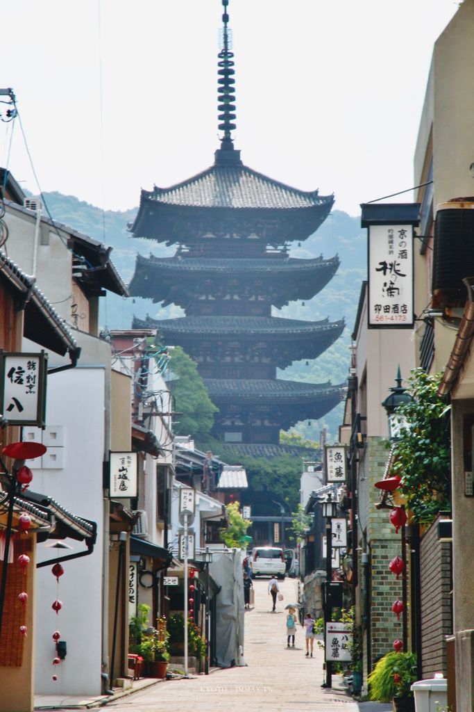 京都散策筆記 | 我眼裡的京都，獨享靜謐氛圍的時光 | 清水寺周邊清晨散步、夜景攝影分享 (茶碗坂、三年坂、二年坂、法觀塔、八坂神社) @偽日本人May．食遊玩樂