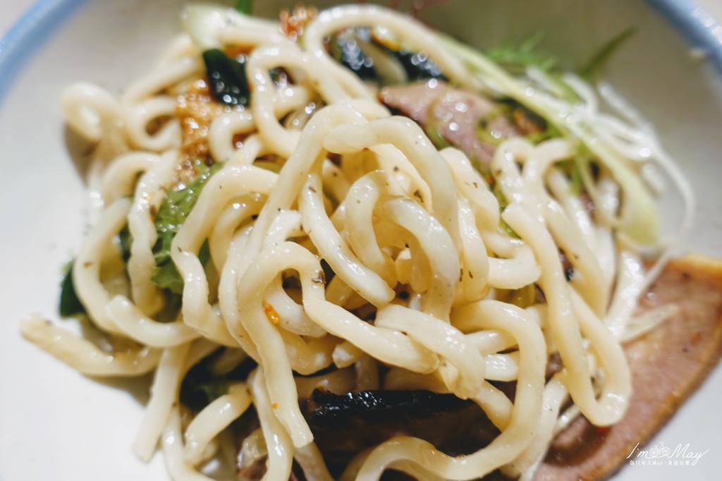 台南、美食 | 巔覆傳統的新潮麵館「吃麵吧 Jai Mi Ba」| 用法式料理的手法、製作的中式麵點 (每兩週更新菜單) @偽日本人May．食遊玩樂