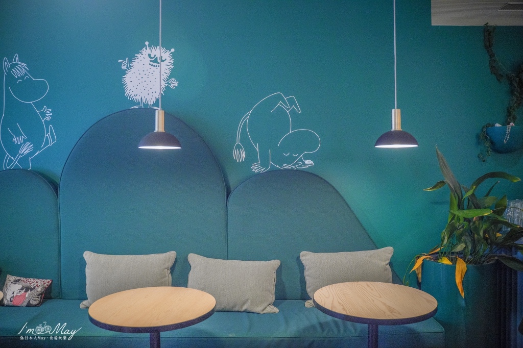 芬蘭、赫爾辛基 | 北歐極簡風格的主題咖啡廳「Moomin Cafe Helsinki」|  在童話世界的國度裡，尋找嚕嚕米可愛的蹤影 @偽日本人May．食遊玩樂
